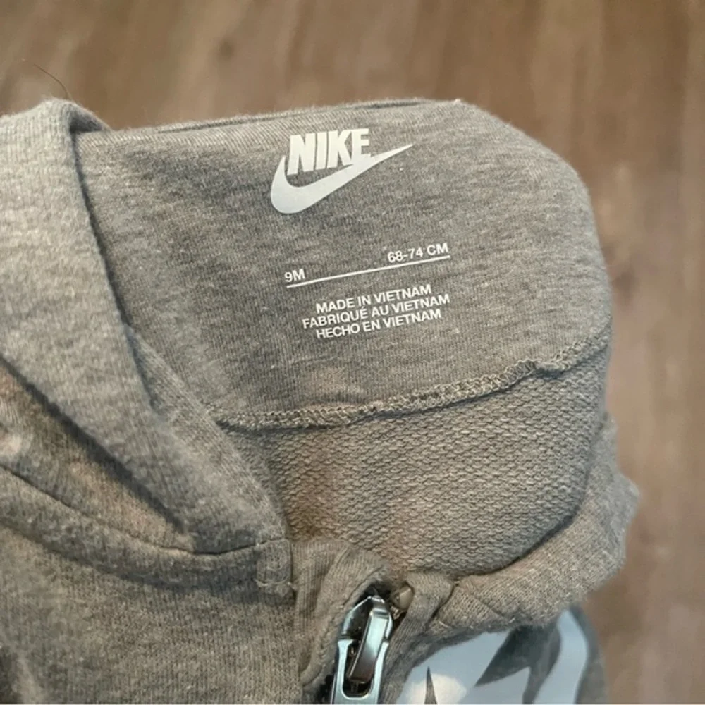 Nike Baby Hooded Coverall Sweatshirt Heathered Gray Baby Size 9 Months